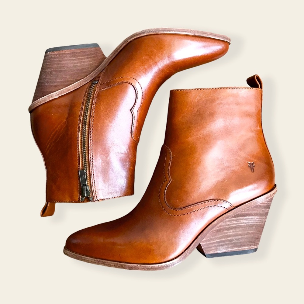 Frye Amado Wedge Cognac Leather Pointy Toe Cowboy Pull On Wood Heeled Ankle Boot - Picture 16 of 16